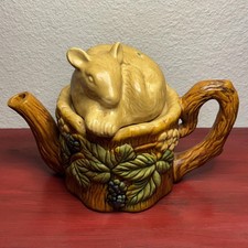 Vtg Ceramic Teapot Squirrel