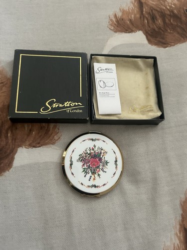 Stratton powder compact - stratton,