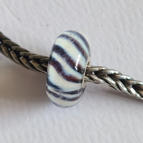 Genuine trollbeads grey wolf - genuine,