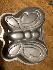 wilton Butterfltcake tin