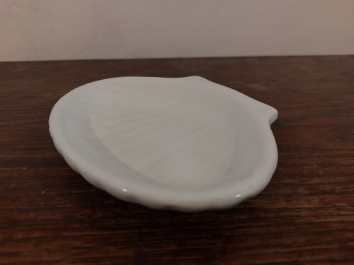 Whte shell soap dish - soap, plate