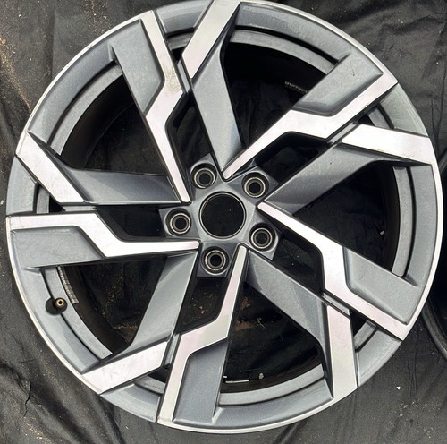 Genuine skoda karoq dimond - genuine,