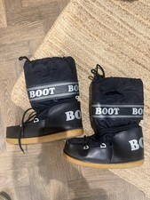 Black Modes Moon Boots Size 41