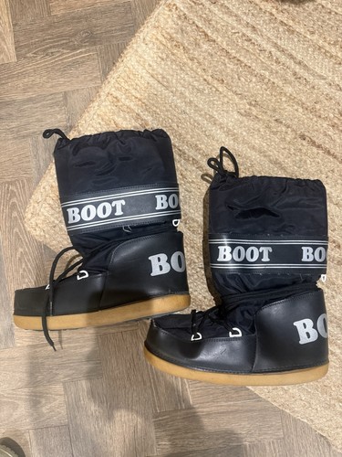 Black modes moon boots - boots, size