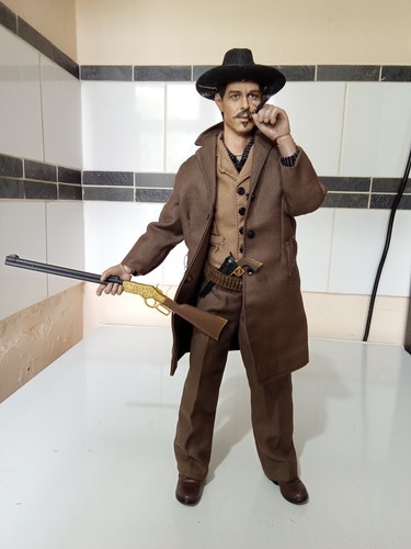 Sideshow doc holiday - holiday, scale