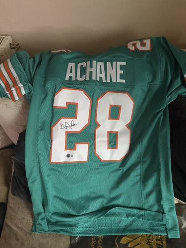 Von achane autographed 28 - de'von,