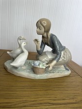 LLADRO Feed the Ducks
