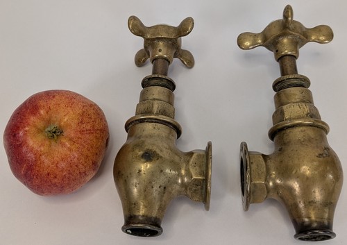 Set antique brass - of,