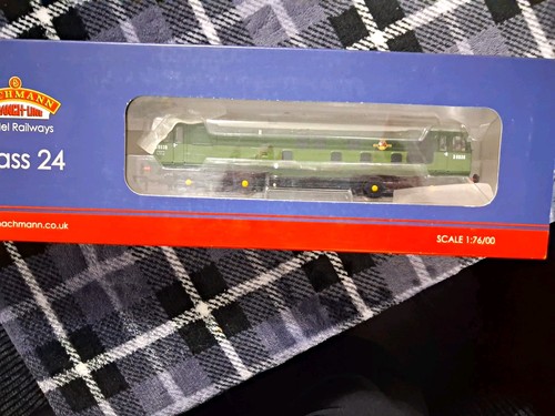 Bachmann class 24 diesel - oo,