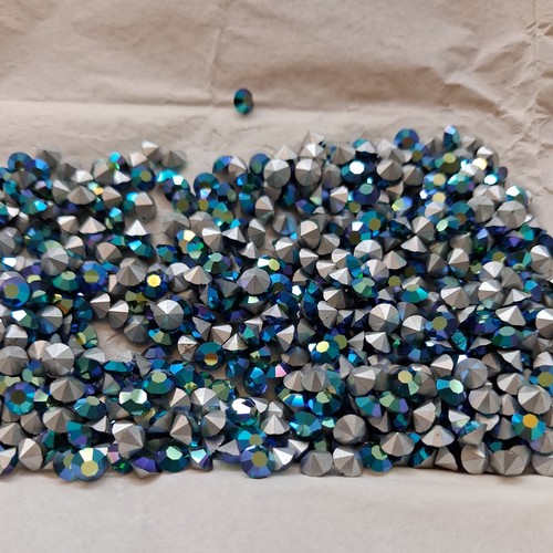 Vintage swarovski ss20 emerald - swarovski,