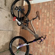 Giant Glory Downhill Mountain Bike Unisex Large Excellent Condition Fully Costom