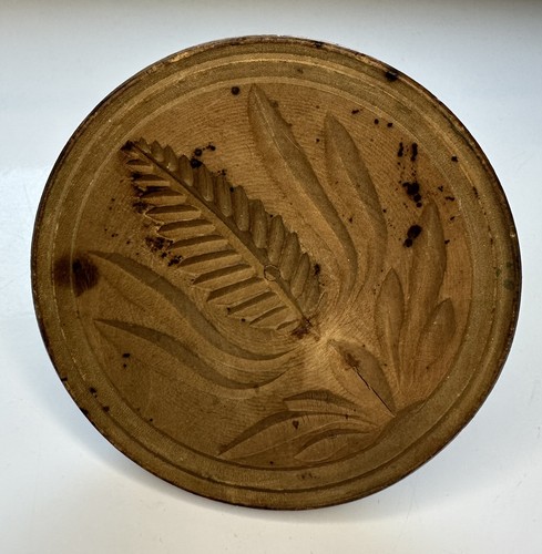 Antique primitive round wood - round,