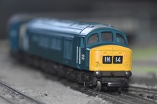 Mainline Class 45 Peak 45039 The Manchester Regiment BR Blue vgc OO Gauge