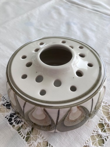 Vintage jersey pottery bud - pottery,