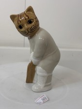 Rare Quail pottery cat playing