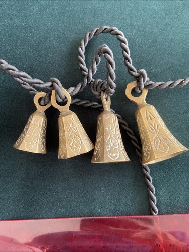 Beautiful vtg bells sarna - vtg,