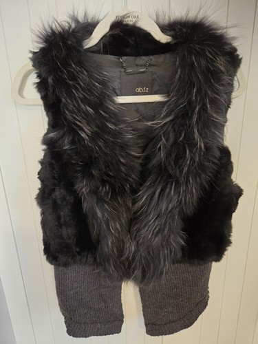 Black gilet rabbit and raccoon - black,