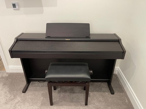Electric roland piano with - roland,