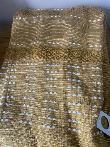 Furn throw mustard - throw, in