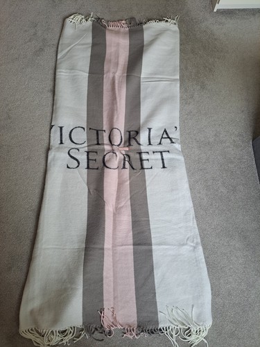 Victoria secret blanket - victoria,