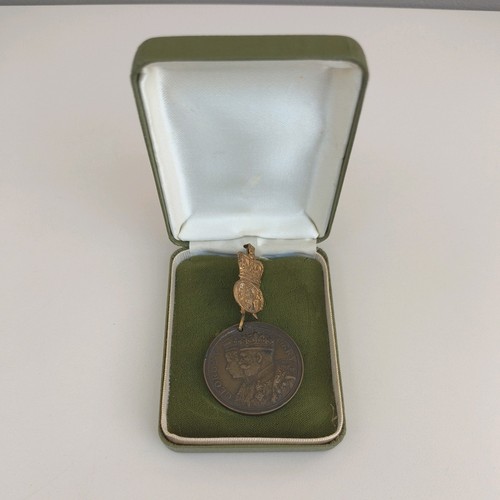 Bronze medal 1911 coronation - medal,