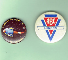 2  ABC MINORS VINTAGE ADVERTISNG TIN PIN BADGES,SPACE ROCKET JOURNEY TO THE MOON