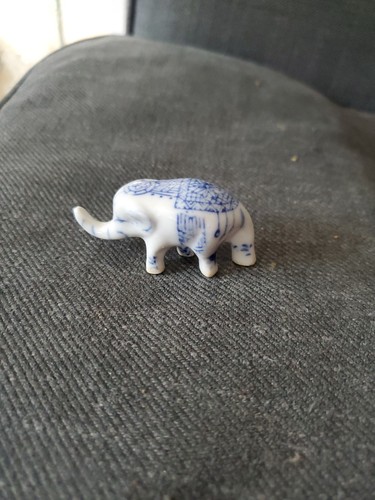 Vintage miniature blue - ,