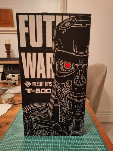 Present toys t800 future - present,