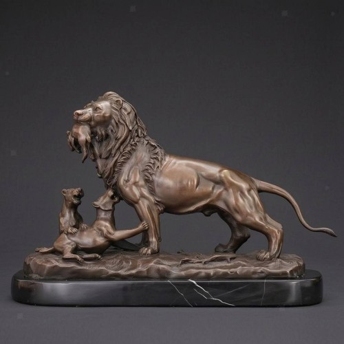 Bronze lion statue - bronze,