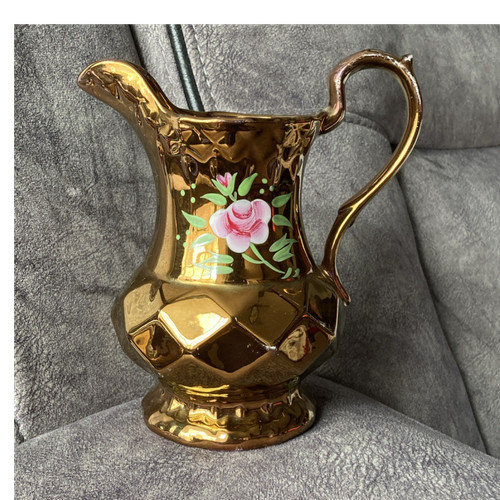 Wade hand painted - wade, gold