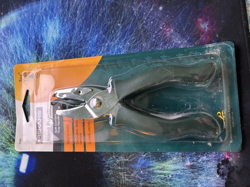 Fiskars hand punch tree - x,