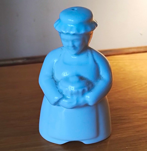 Vintage ceramic tamworth woman - tamworth,