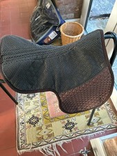 Acavello Shock absorbent anti slip gel pad numnah - Medium (22.5 inch)