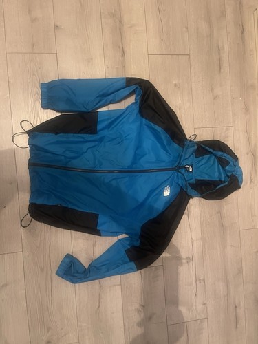 The north face windbreaker - the,