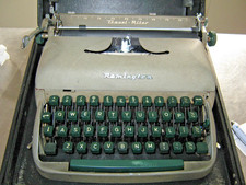 Vintage Retro Remington Travel Riter Portable Typewriter With Case