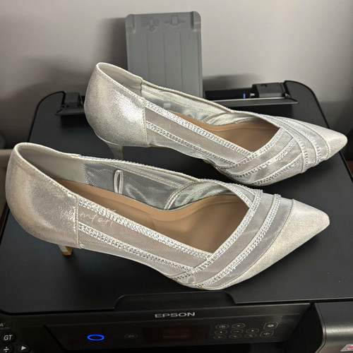 New look silver - pointed, toe