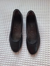 Tamaris Black Leather Court