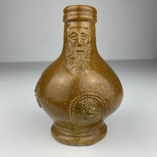 Old bearded man - , jug