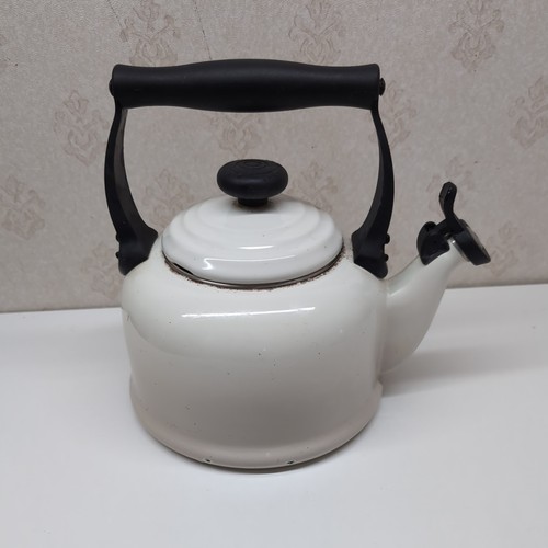 Creuset stove top whistling - le,