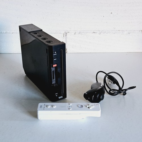 Nintendo wii console - nintendo,