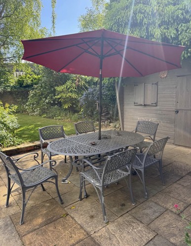 Large six seat oval garden - ,