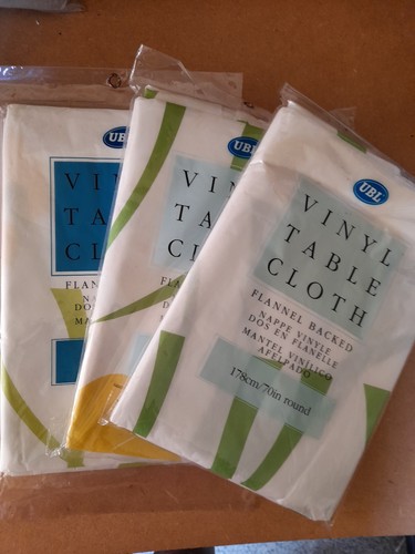 Ubl round vinyl tablecloth - 3x,