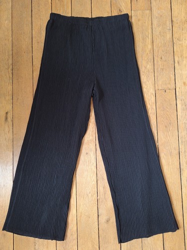 Beautiful east black - black, on