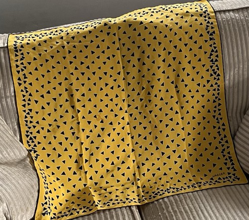 Vintage jaeger square - square, yellow