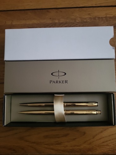 Vintage parker insignia - vintage, gold