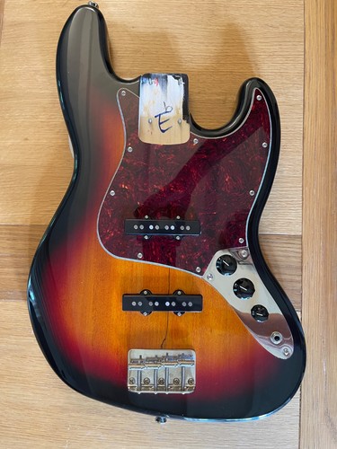 Squier fender jazz bass - squier,