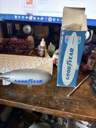 Goodyear airship avon - airship,