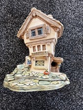 PENDELFIN 'Castle Tavern Rabbit & Figure's Ornament Display Base House Vintage