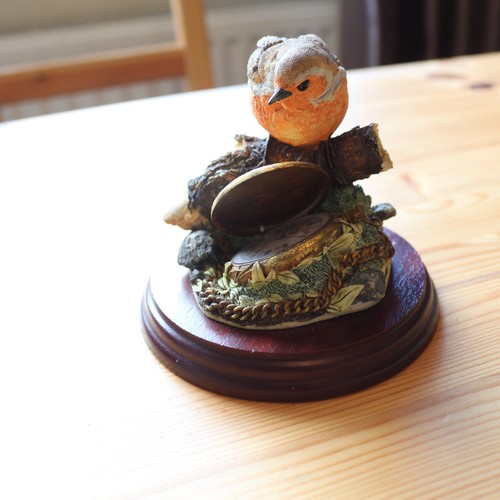 Border fine arts robin - border,