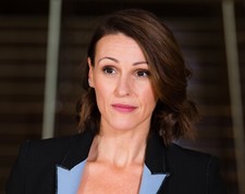 SURANNE JONES 8x10 PHOTO *